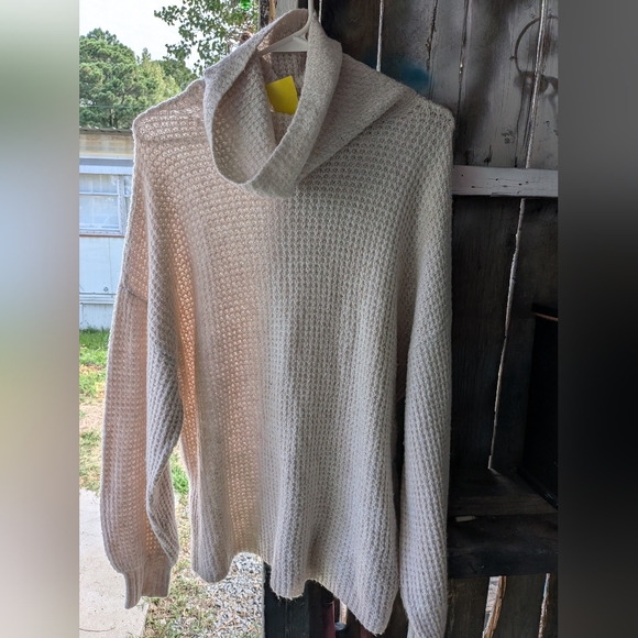 American Eagle Outfitters Cream Cowl Neck Sweater Size Small - Picture 1 of 3